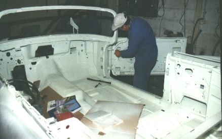 Adjusting the door hinges