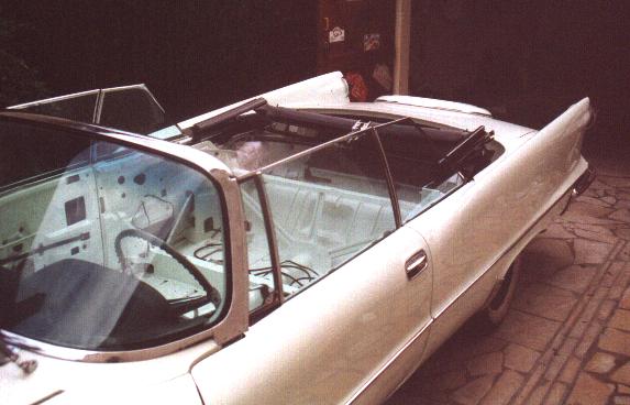 Top mechanism in opened position