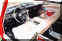 Int�rieur du convertible rouge.