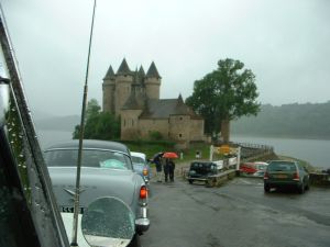 Arrival in fog at the castle