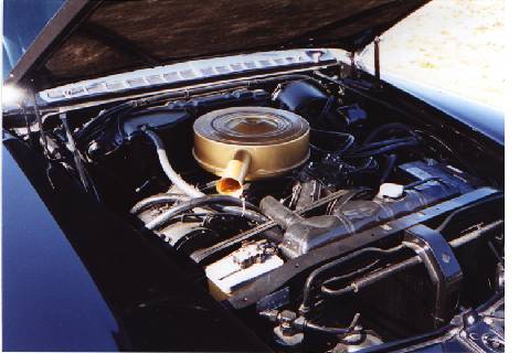 chrylser-engine.jpg (28908 octets)