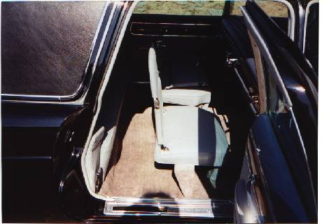 chrysler-int-side.jpg (24685 octets)