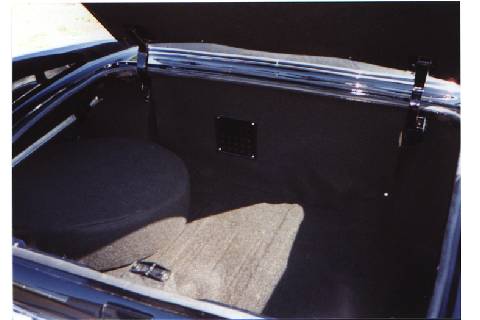 chrysler-trunck.JPG (17465 octets)